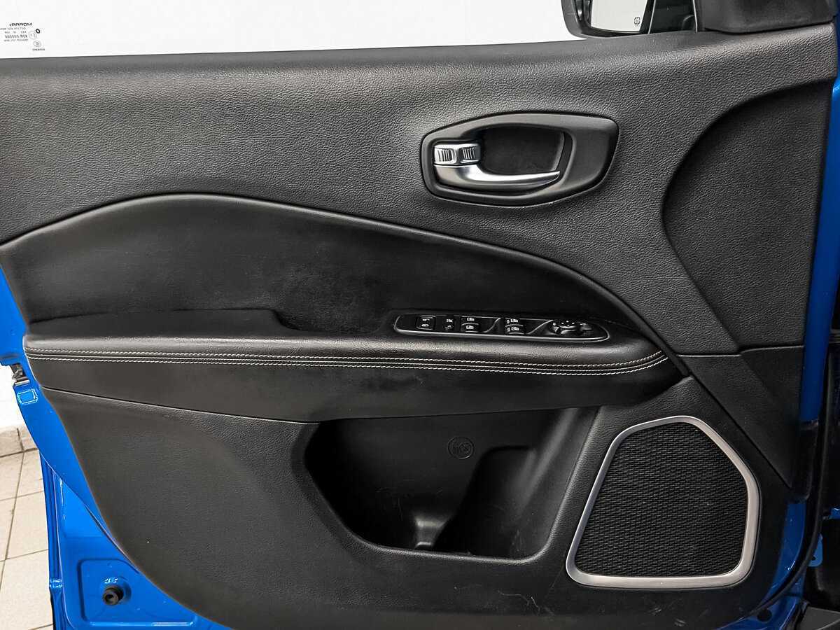 Купить Jeep Compass с пробегом. Фото: #16