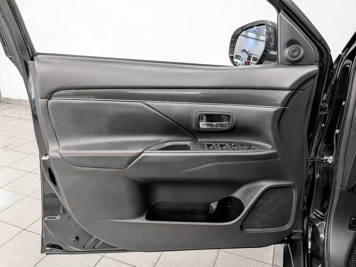 Купить Mitsubishi Outlander с пробегом. Фото: #16
