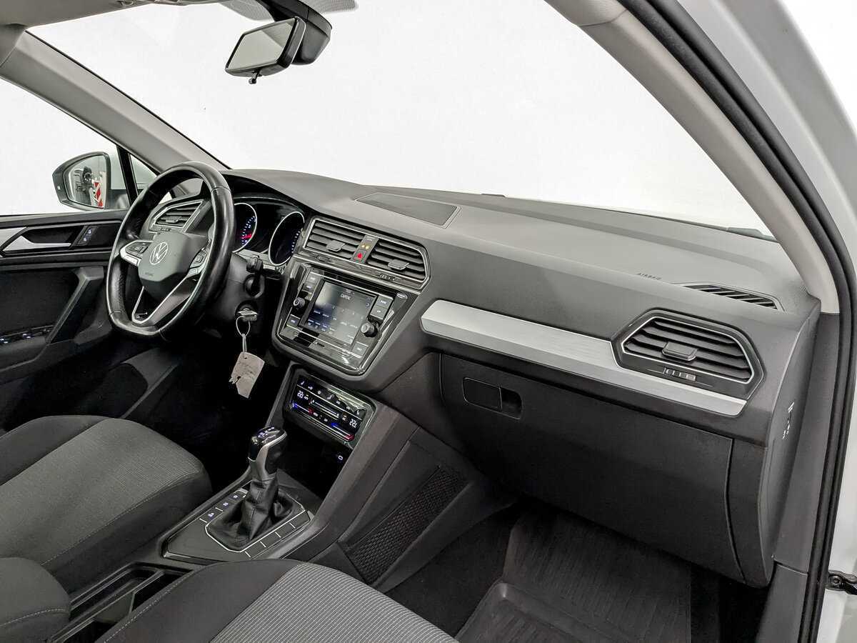 Купить Volkswagen Tiguan с пробегом. Фото: #9