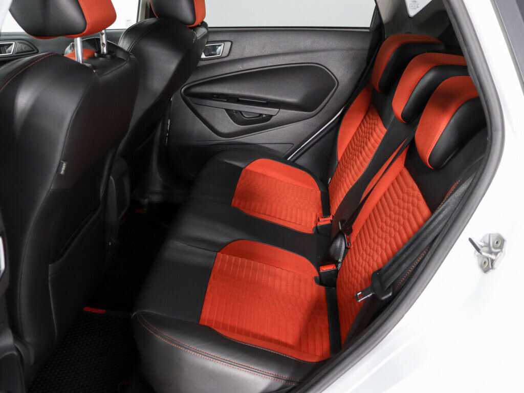 Купить Ford Fiesta с пробегом. Фото: #10