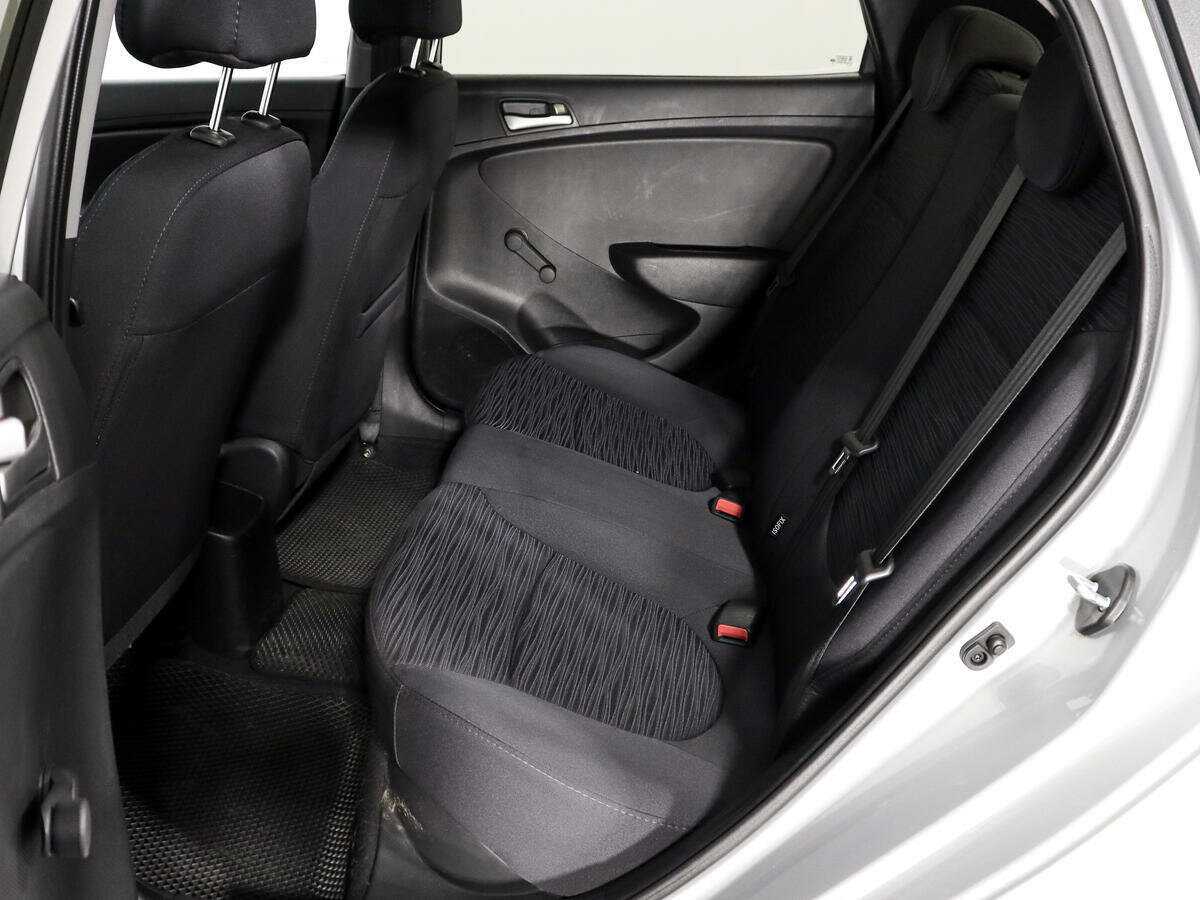 Купить Hyundai Solaris с пробегом. Фото: #9