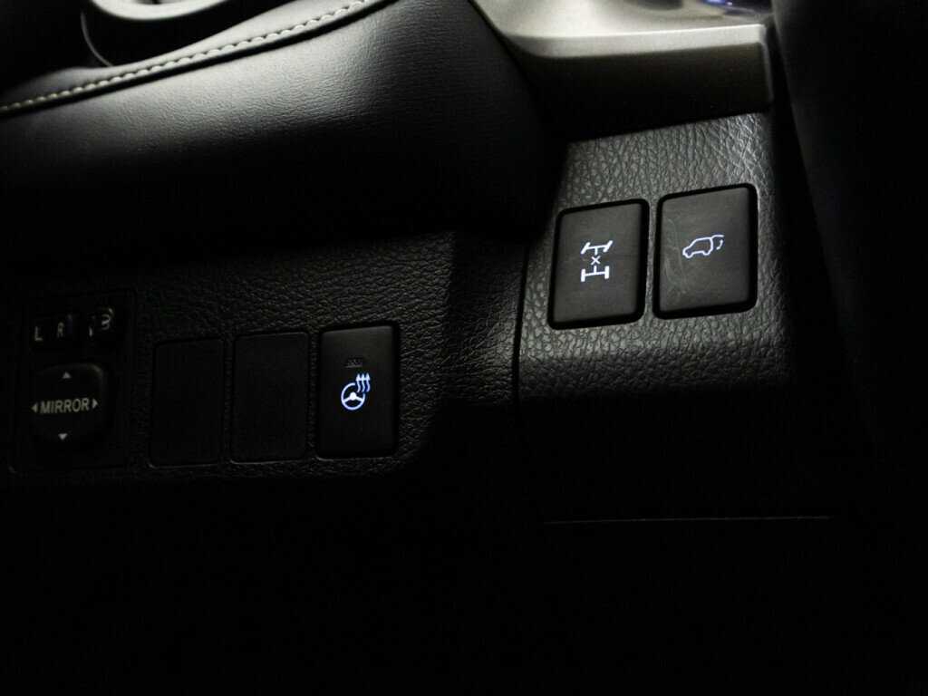 Купить Toyota RAV4 с пробегом. Фото: #18