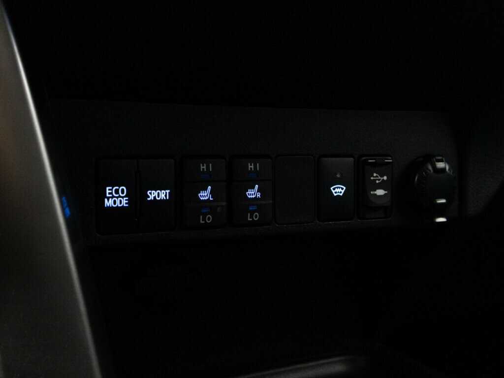 Купить Toyota RAV4 с пробегом. Фото: #19