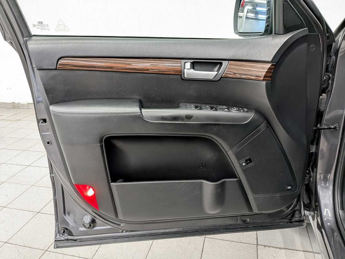 Купить Kia Mohave с пробегом. Фото: #15