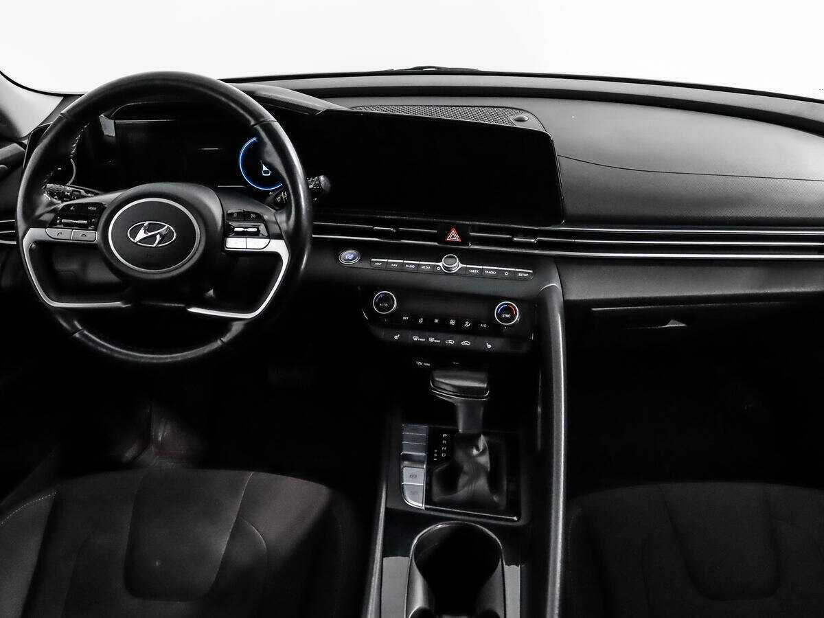 Купить Hyundai Elantra с пробегом. Фото: #14