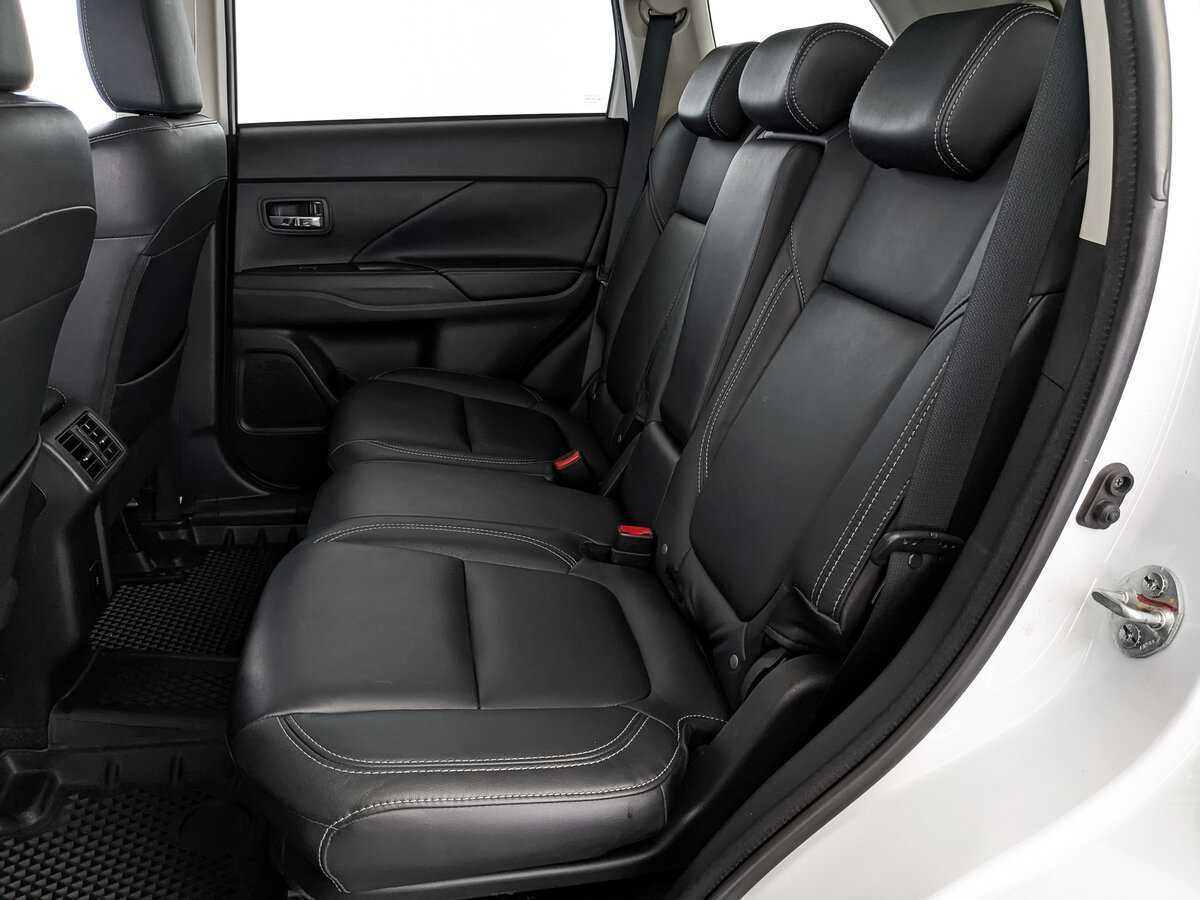Купить Mitsubishi Outlander с пробегом. Фото: #15