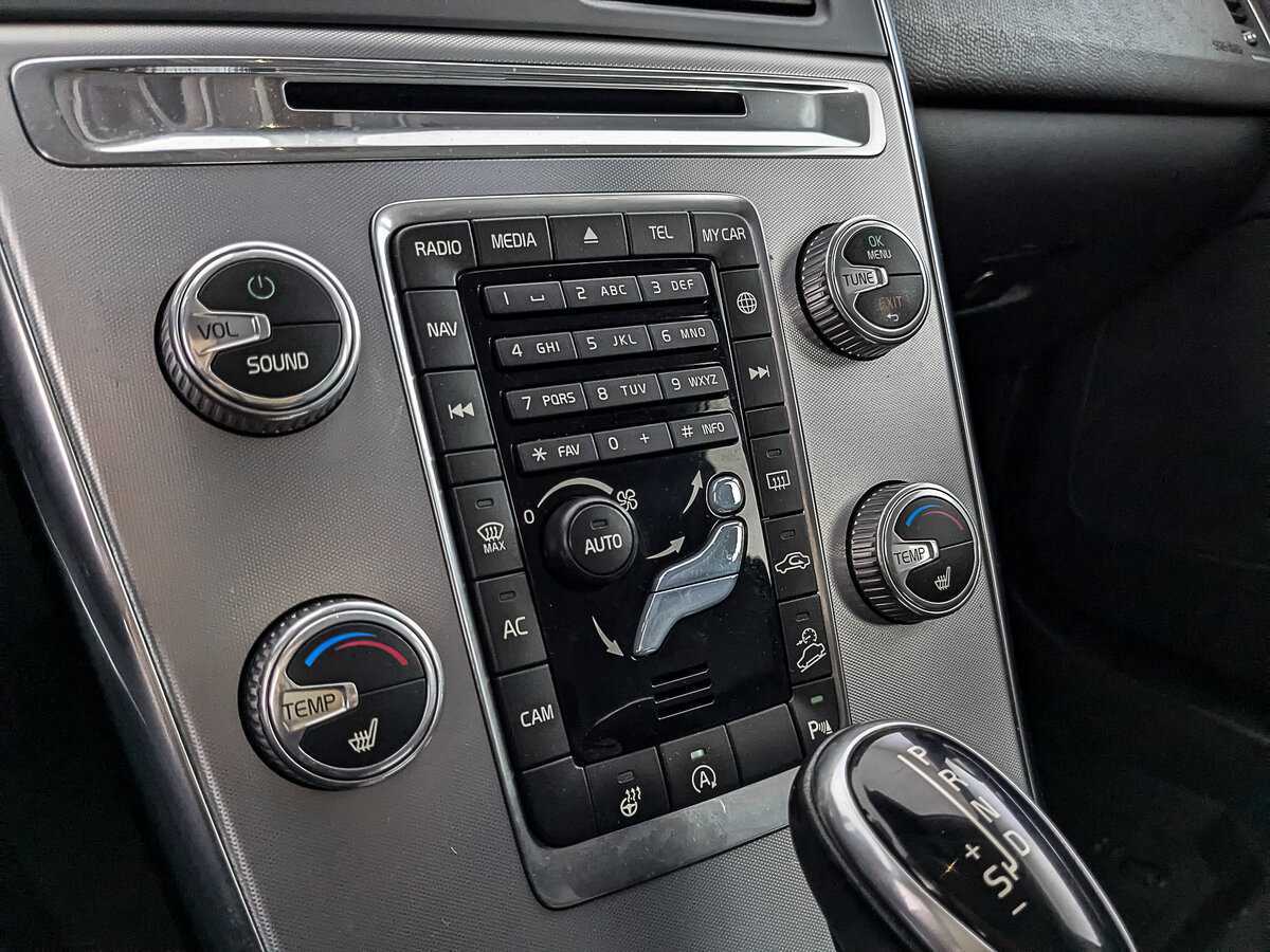 Купить Volvo XC60 с пробегом. Фото: #23