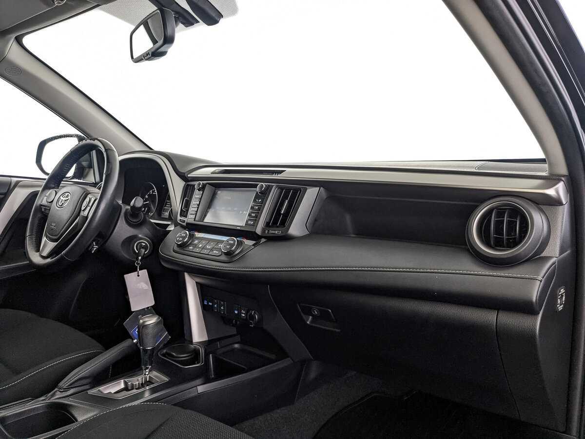 Купить Toyota RAV4 с пробегом. Фото: #10