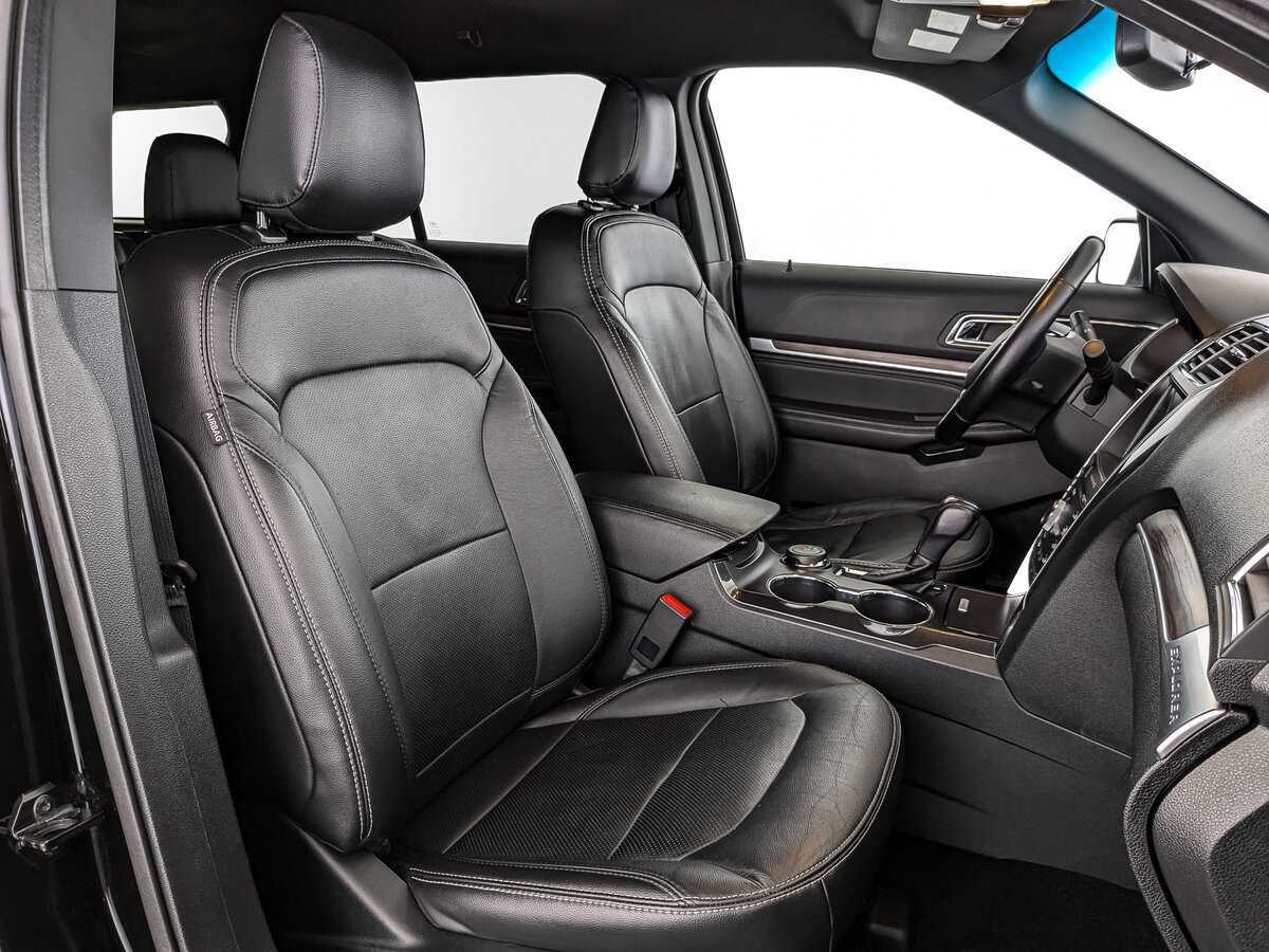 Купить Ford Explorer с пробегом. Фото: #22