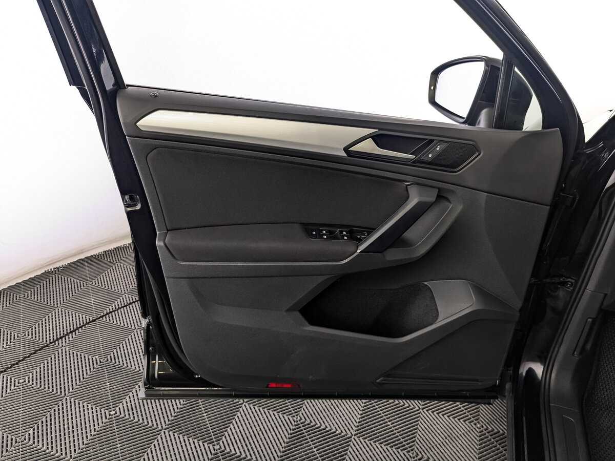 Купить Volkswagen Tiguan с пробегом. Фото: #18