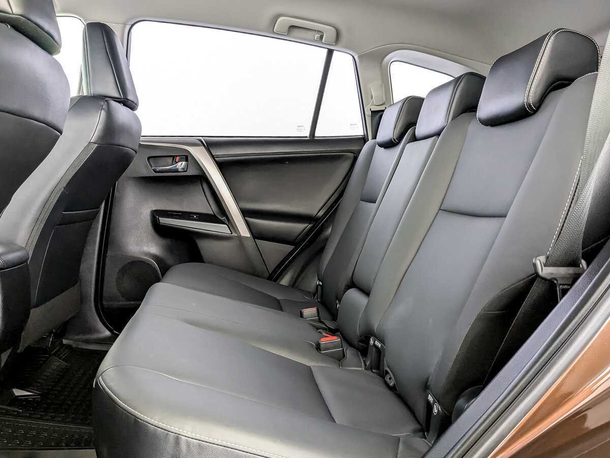 Купить Toyota RAV4 с пробегом. Фото: #11