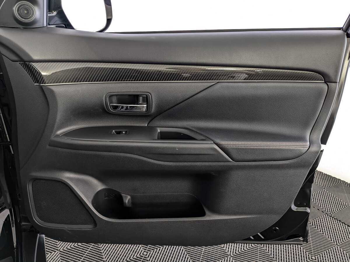 Купить Mitsubishi Outlander с пробегом. Фото: #24