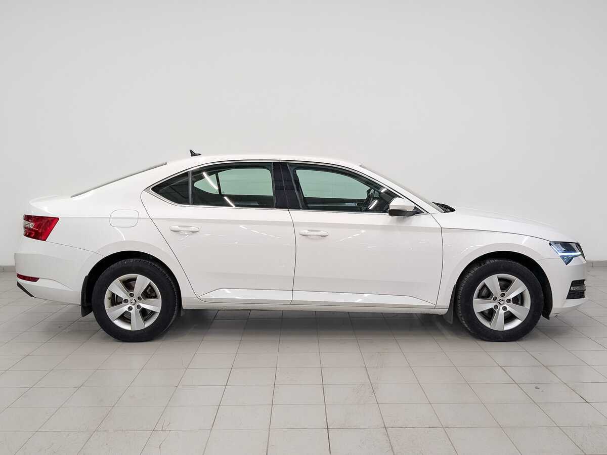 Купить Skoda Superb с пробегом. Фото: #4