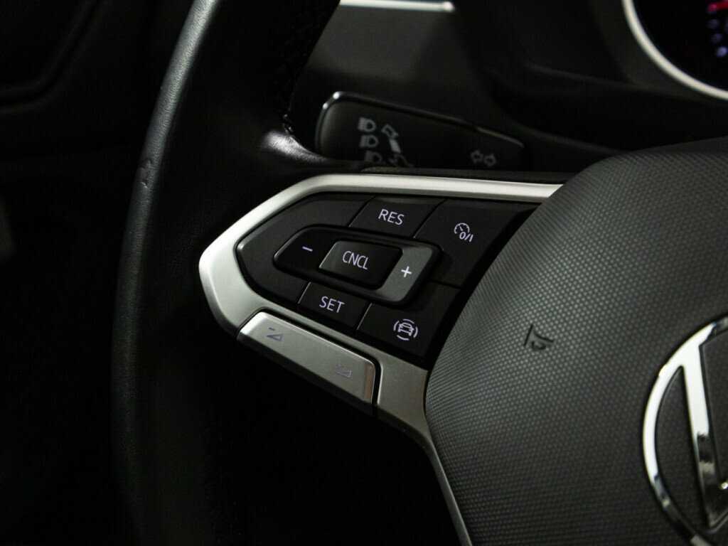 Купить Volkswagen Tiguan с пробегом. Фото: #14