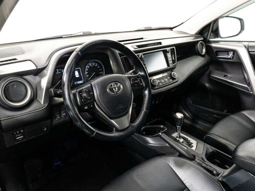 Купить Toyota RAV4 с пробегом. Фото: #10