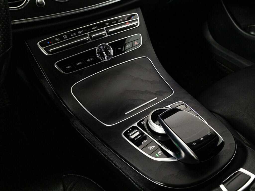 Купить Mercedes-Benz E-Класс с пробегом. Фото: #18