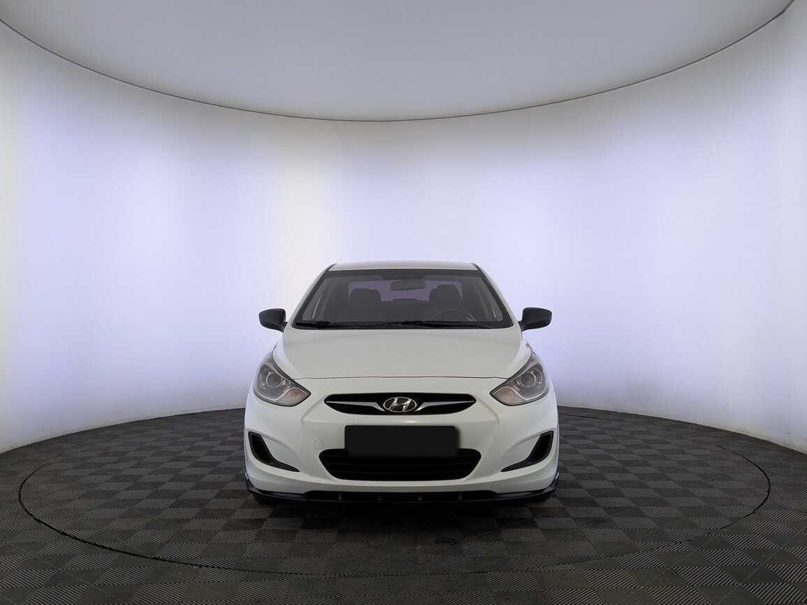 Купить Hyundai Solaris с пробегом. Фото: #1