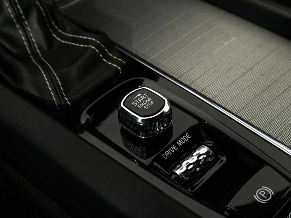 Купить Volvo XC60 с пробегом. Фото: #16