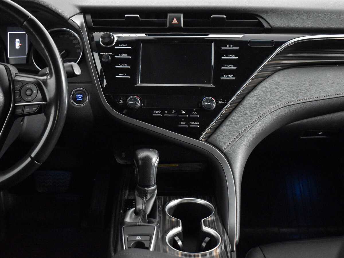 Купить Toyota Camry с пробегом. Фото: #13