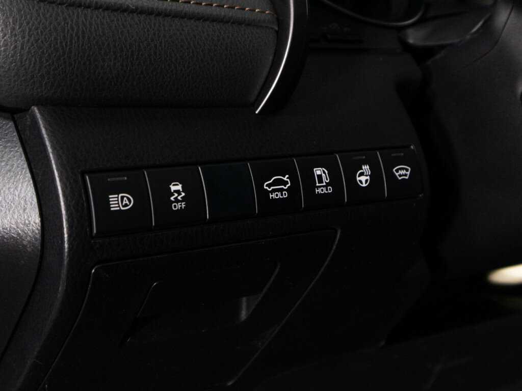 Купить Toyota Camry с пробегом. Фото: #22