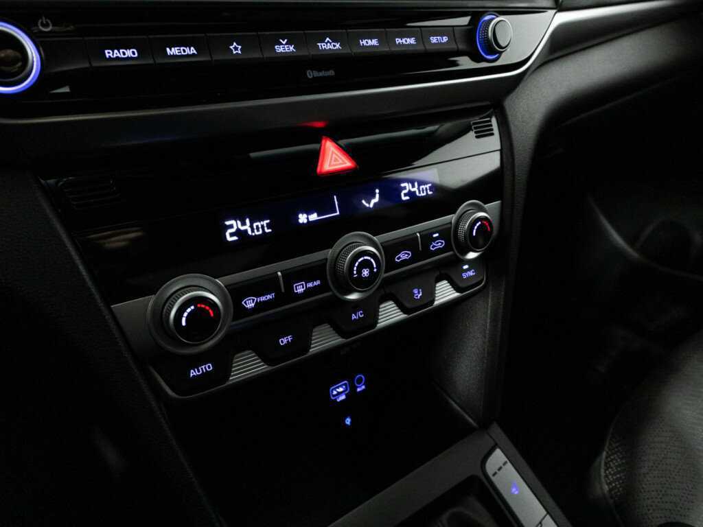 Купить Hyundai Elantra с пробегом. Фото: #18
