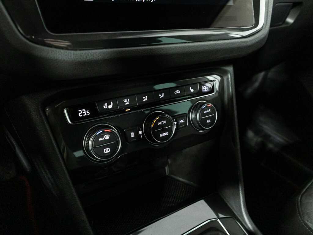 Купить Volkswagen Tiguan с пробегом. Фото: #17