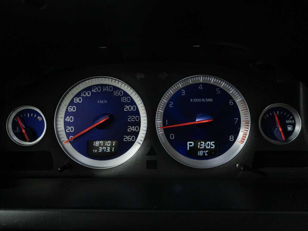 Купить Volvo XC90 с пробегом. Фото: #11