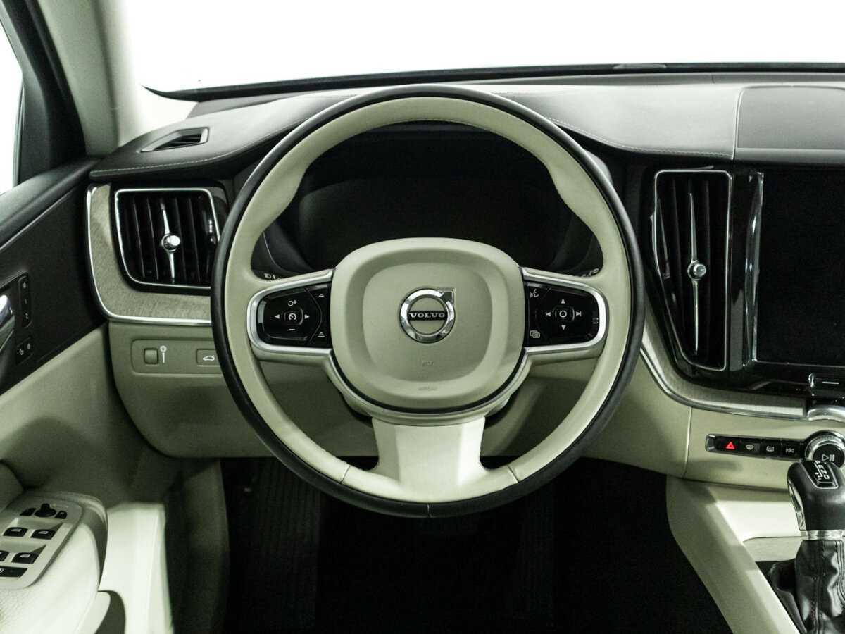 Купить Volvo XC60 с пробегом. Фото: #21