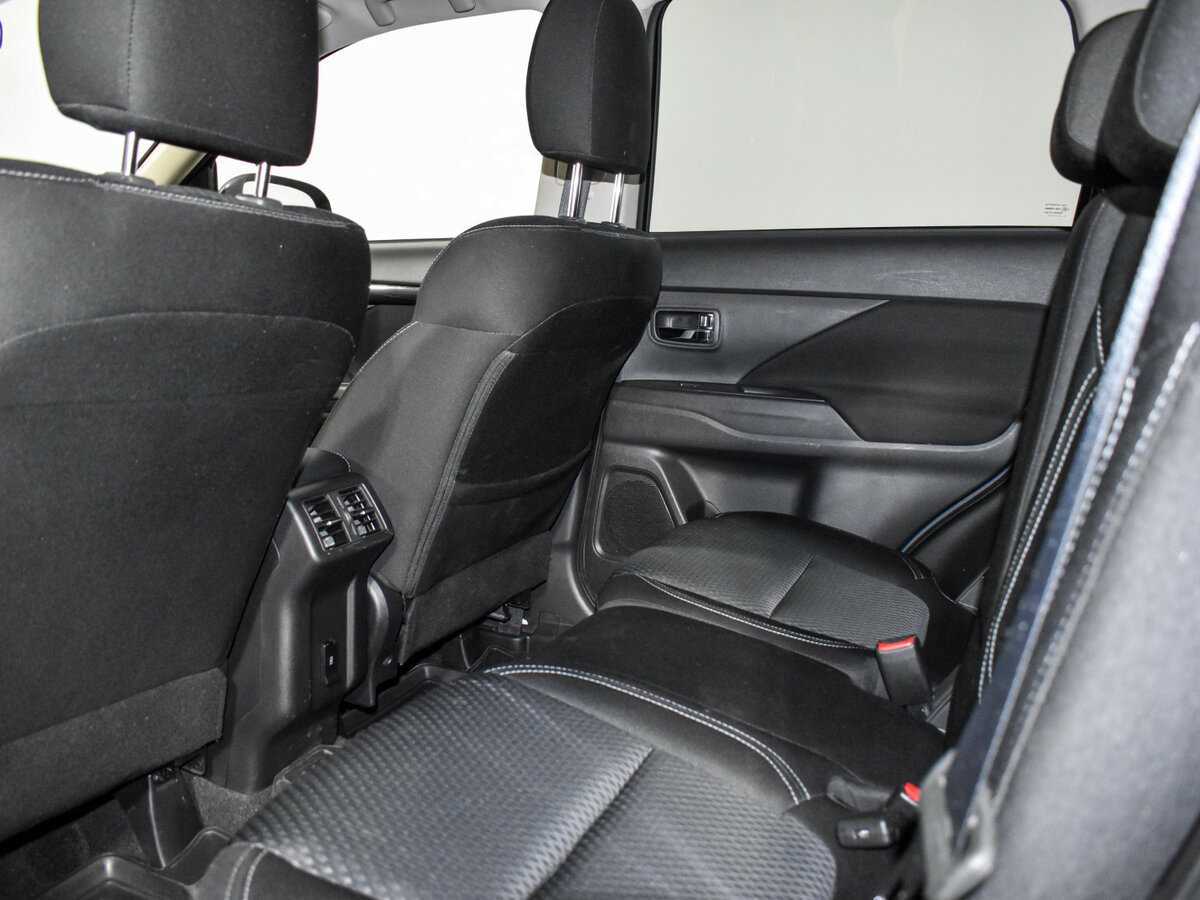 Купить Mitsubishi Outlander с пробегом. Фото: #12