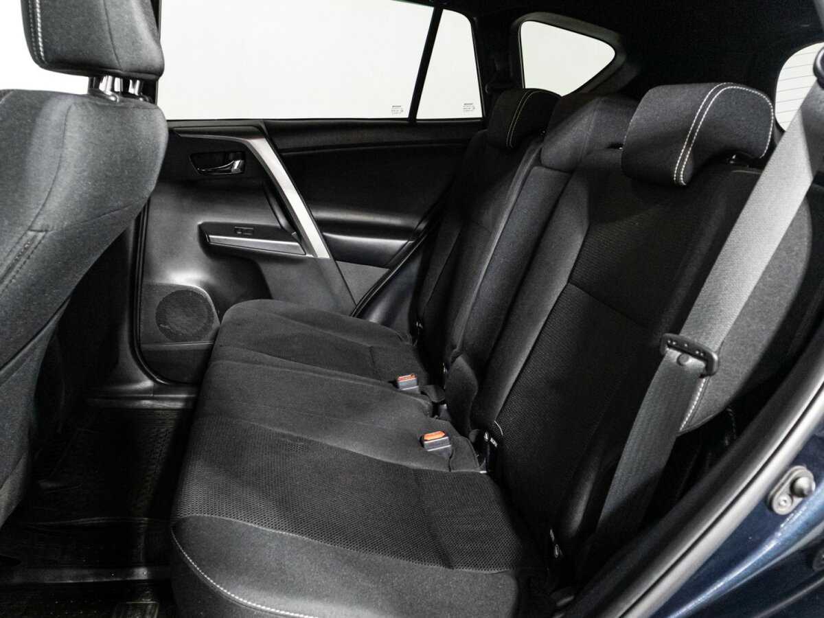 Купить Toyota RAV4 с пробегом. Фото: #9