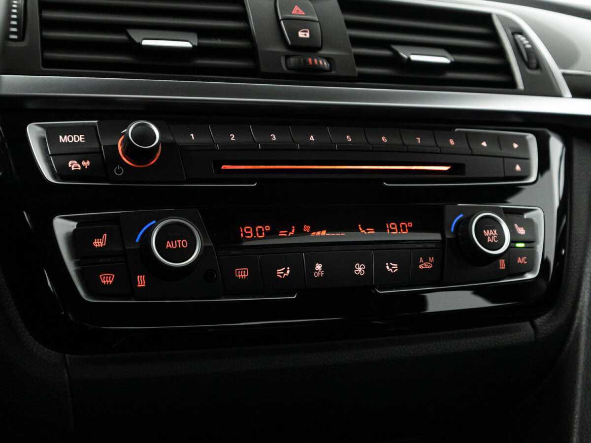 Купить BMW 3 серии с пробегом. Фото: #17