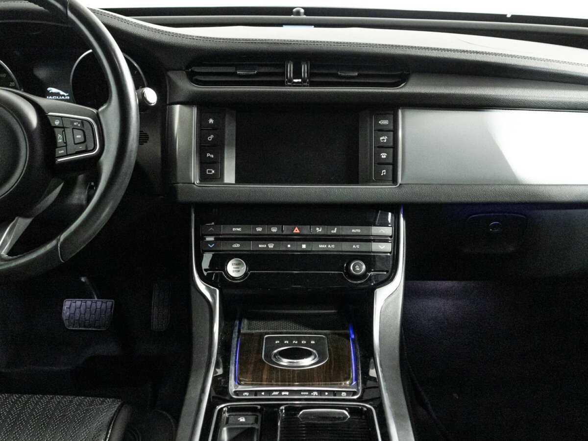 Купить Jaguar XF с пробегом. Фото: #13