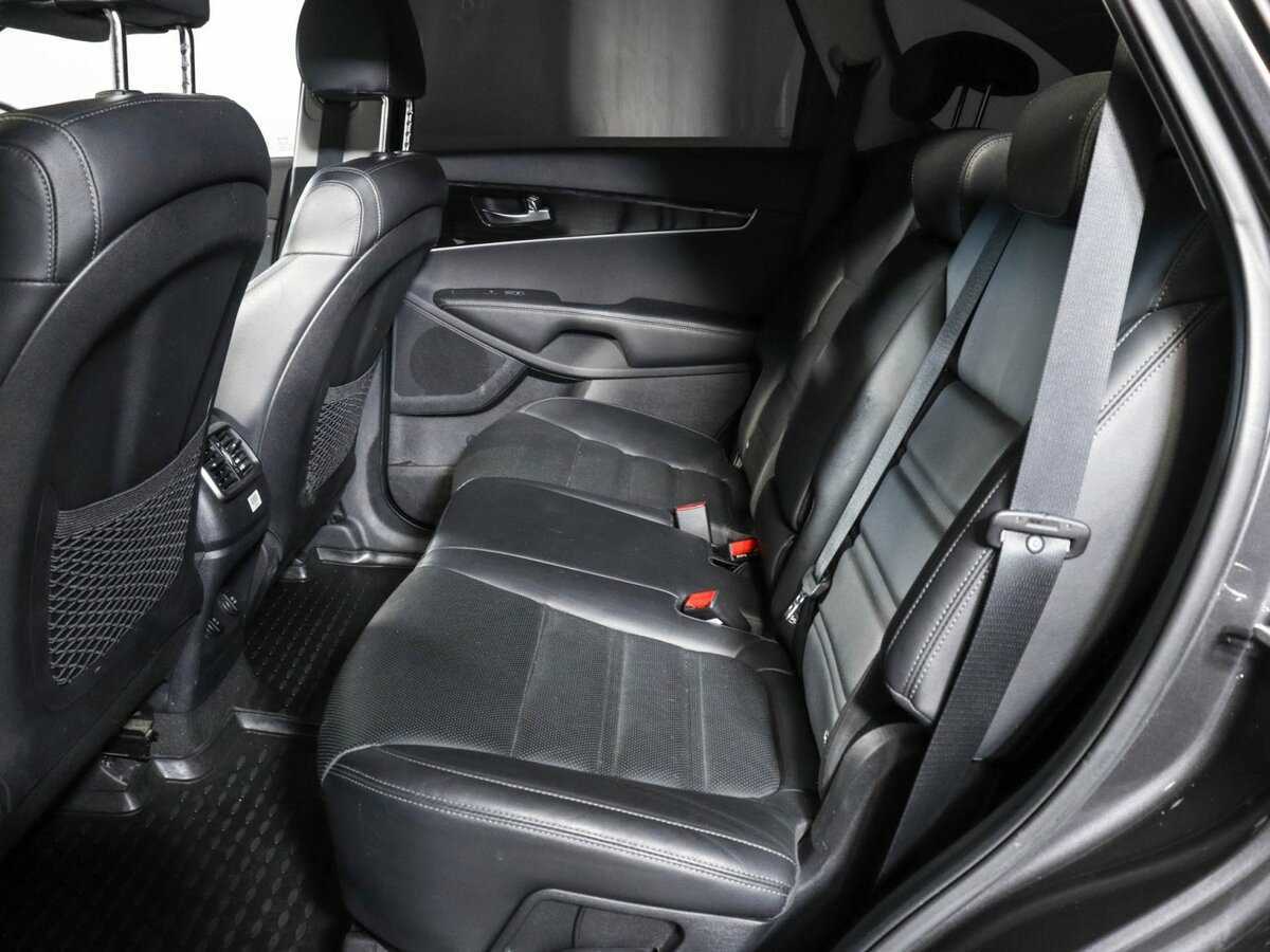 Купить Kia Sorento с пробегом. Фото: #4