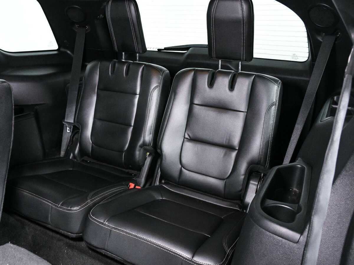 Купить Ford Explorer с пробегом. Фото: #11