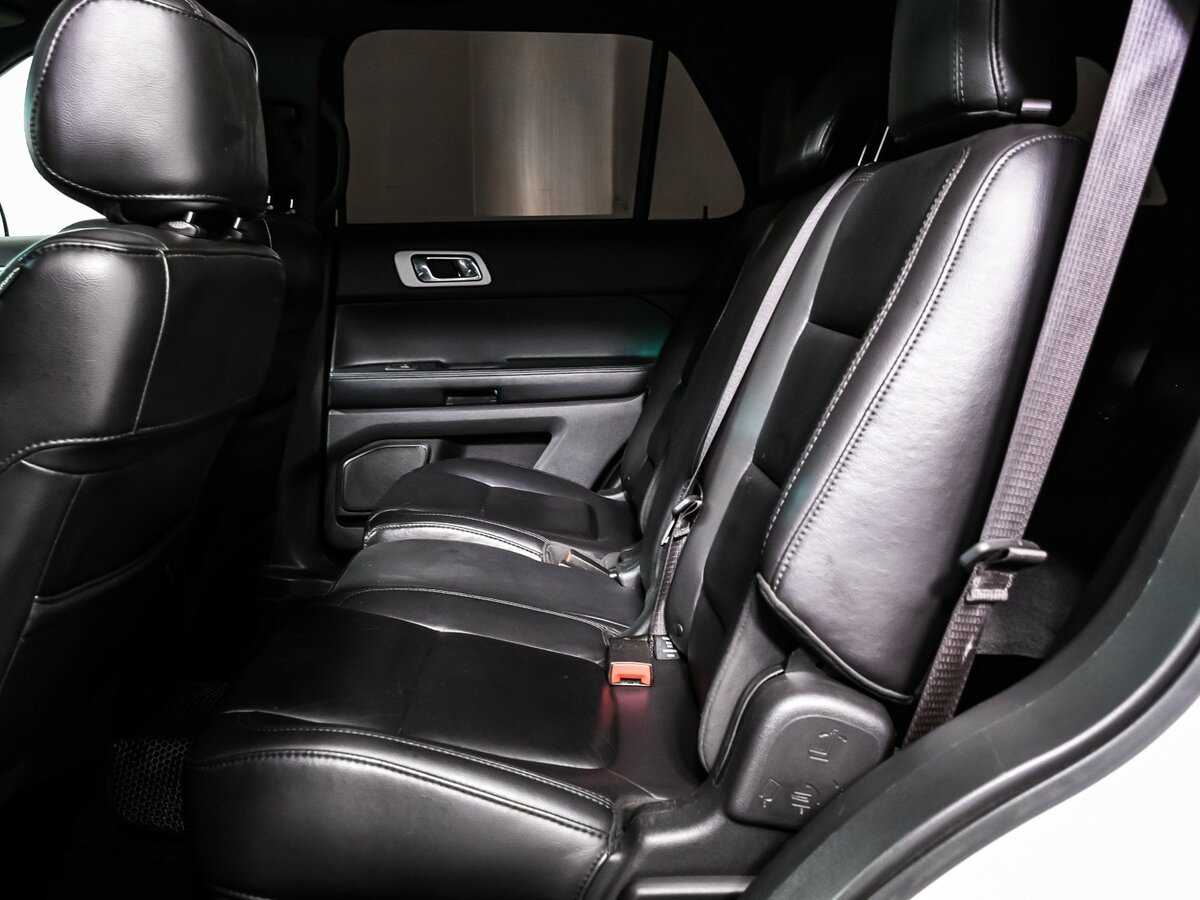 Купить Ford Explorer с пробегом. Фото: #11