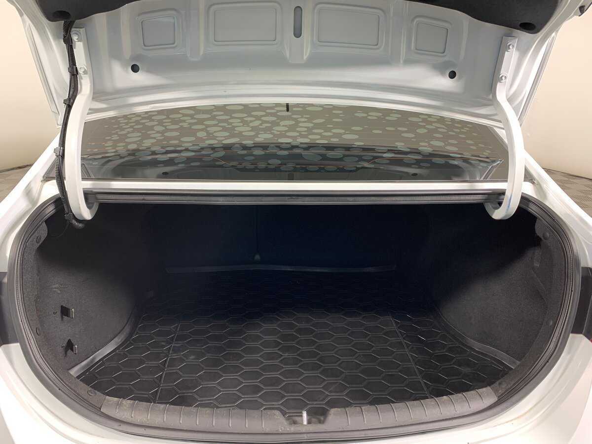 Купить Hyundai Solaris с пробегом. Фото: #18