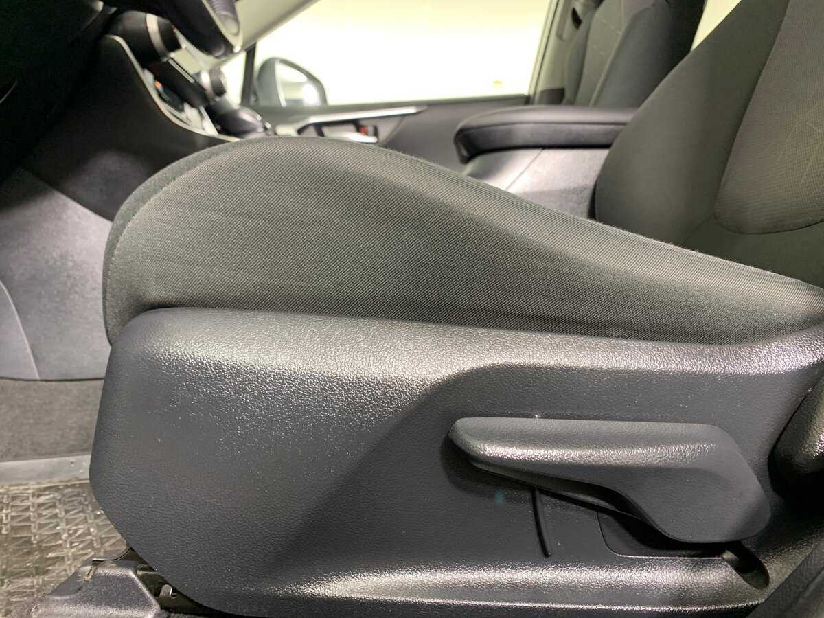 Купить Toyota RAV4 с пробегом. Фото: #16