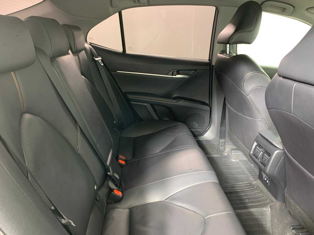 Купить Toyota Camry с пробегом. Фото: #17