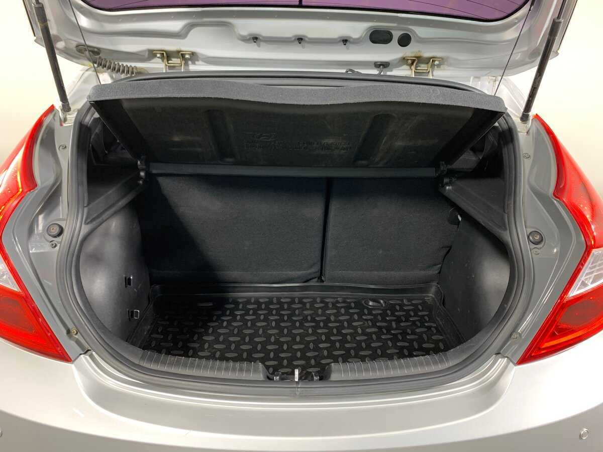 Купить Hyundai Solaris с пробегом. Фото: #18