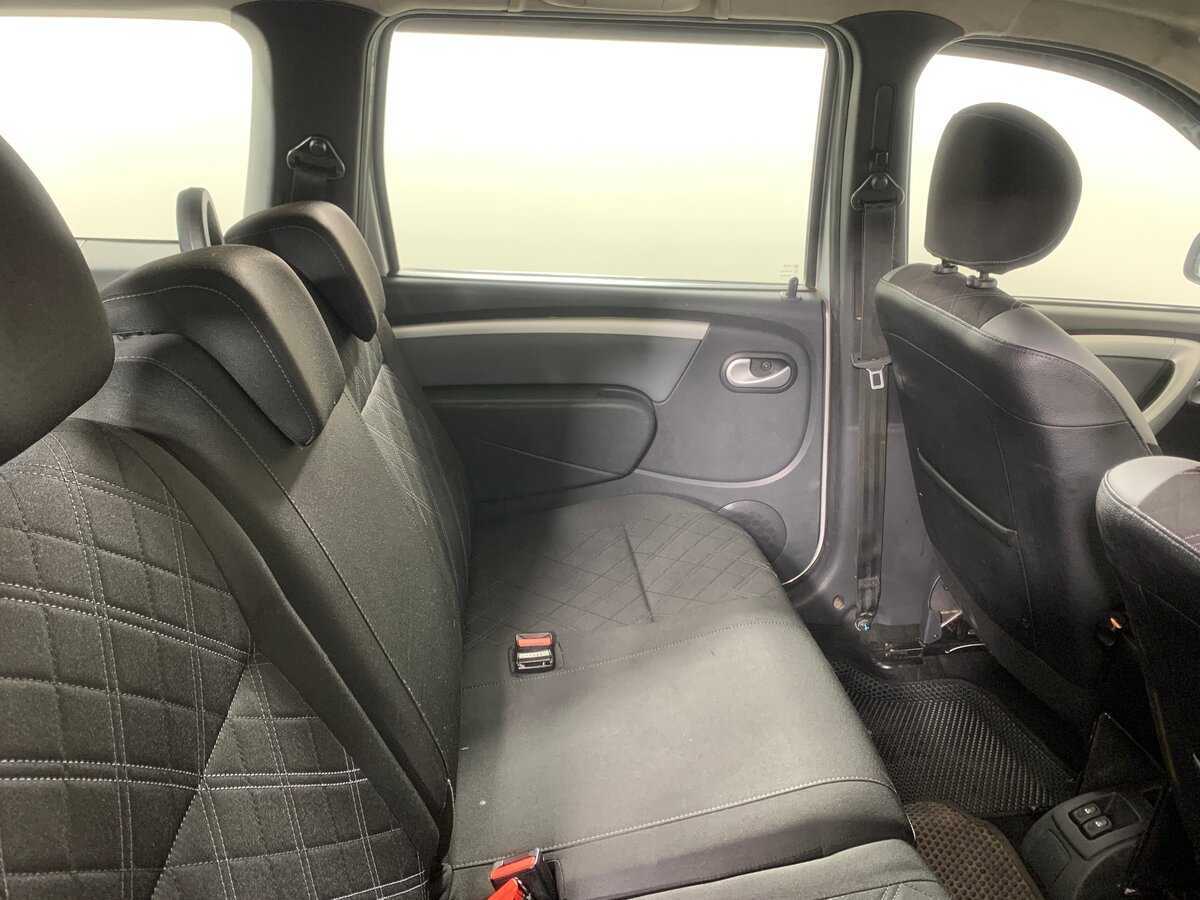 Купить Lada (ВАЗ) Largus с пробегом. Фото: #17