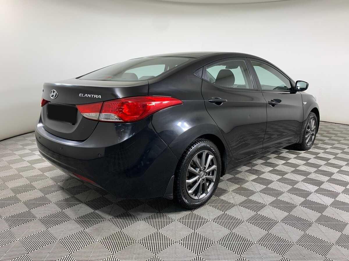 Купить Hyundai Elantra с пробегом. Фото: #4