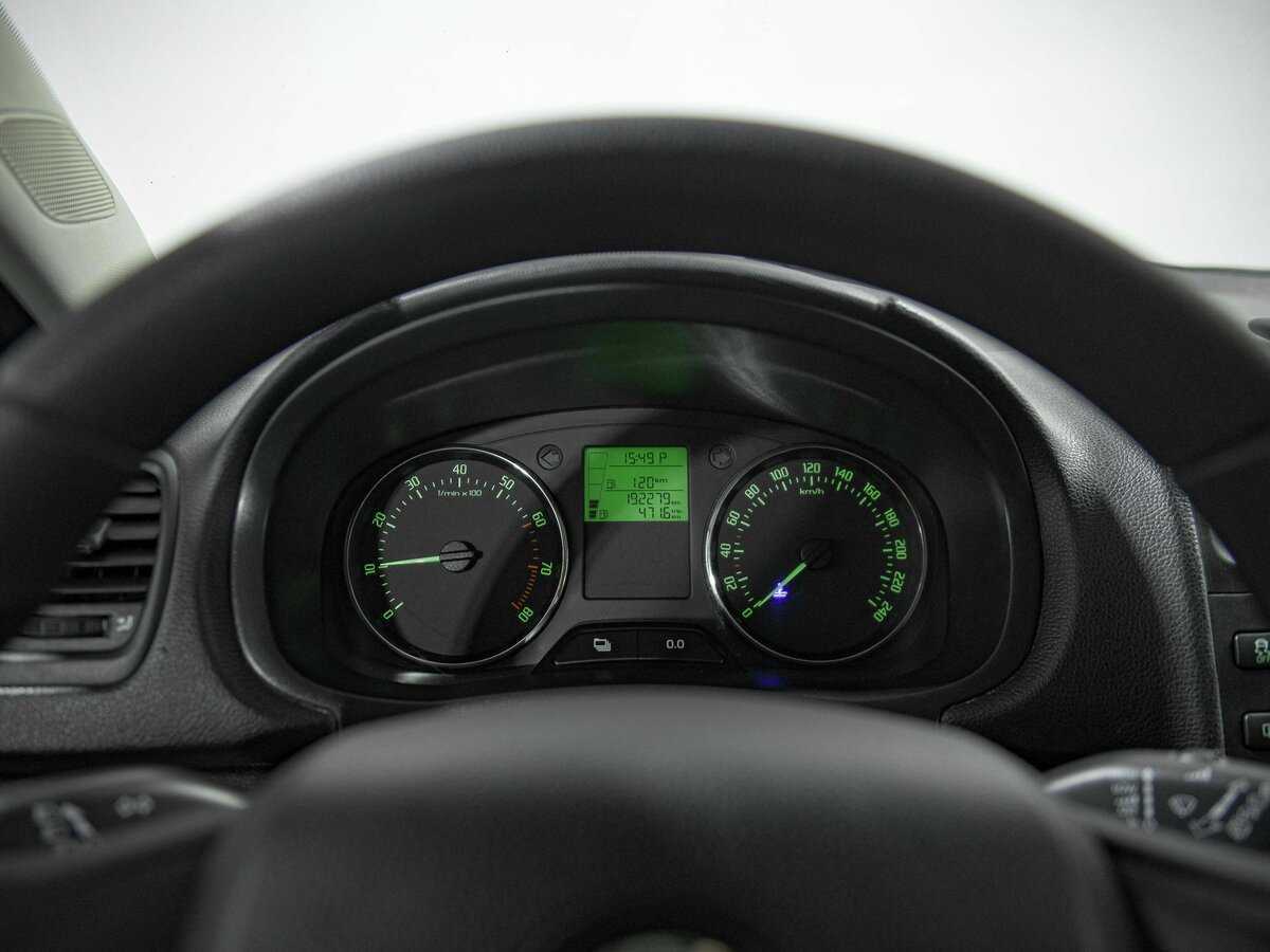 Купить Skoda Fabia с пробегом. Фото: #6