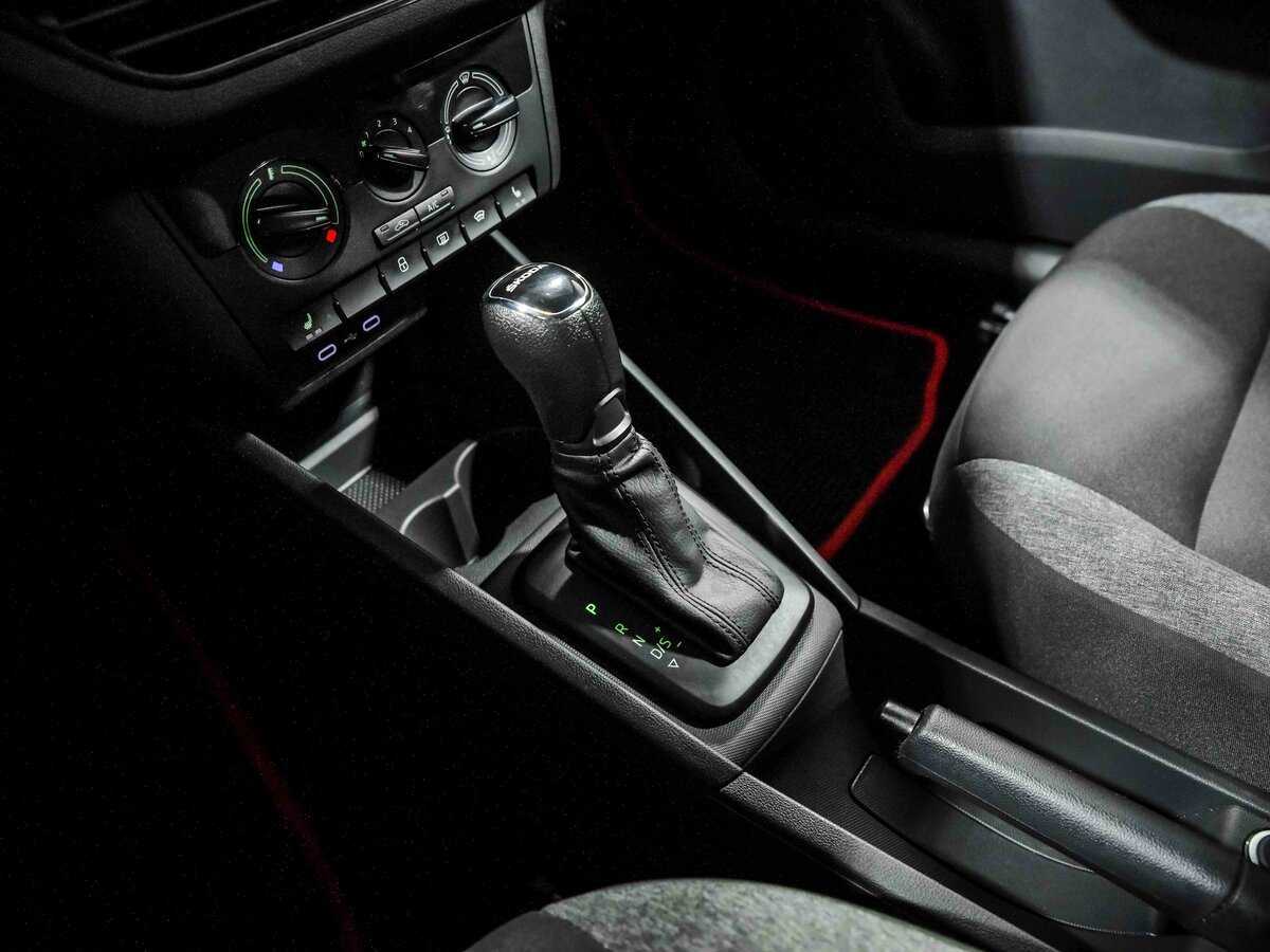 Купить Skoda Rapid с пробегом. Фото: #10