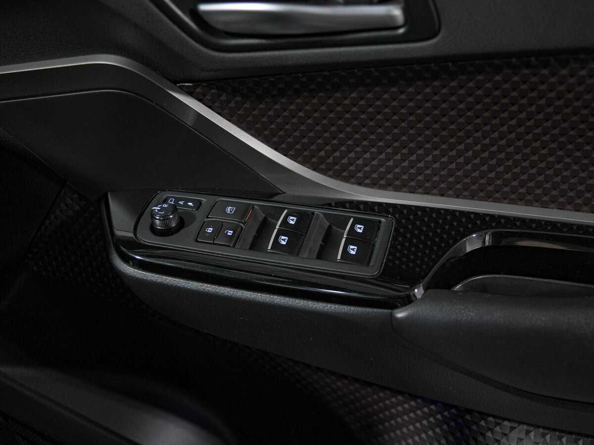 Купить Toyota C-HR с пробегом. Фото: #10