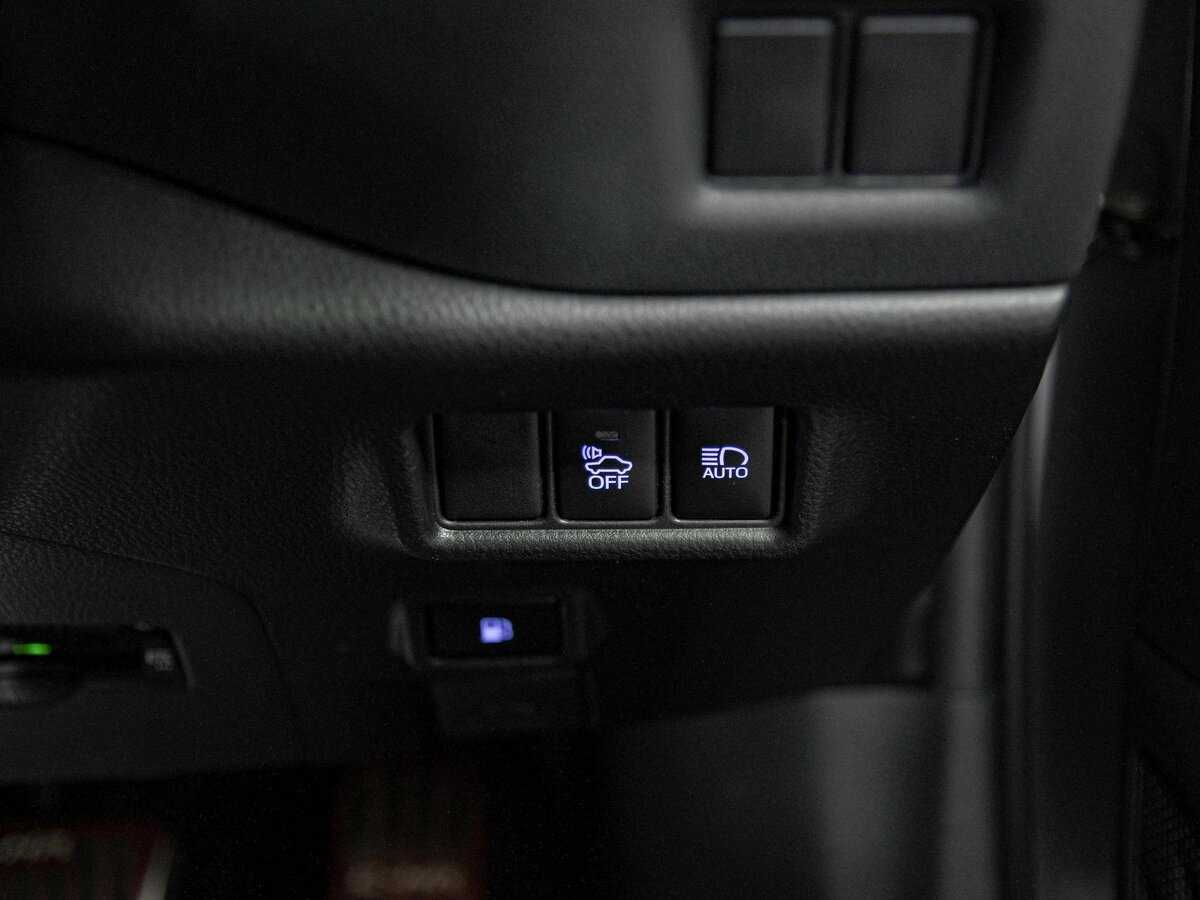 Купить Toyota C-HR с пробегом. Фото: #11