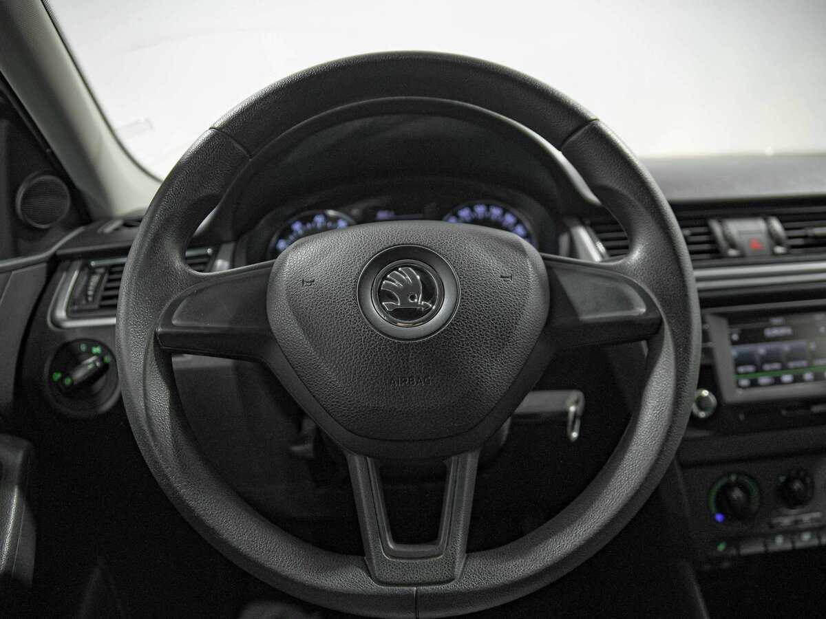 Купить Skoda Rapid с пробегом. Фото: #7