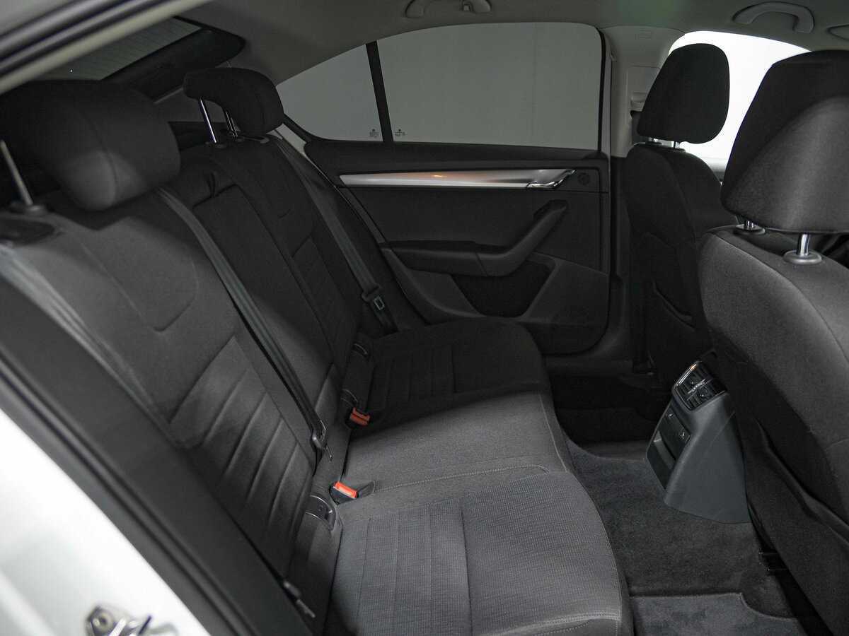 Купить Skoda Octavia с пробегом. Фото: #12