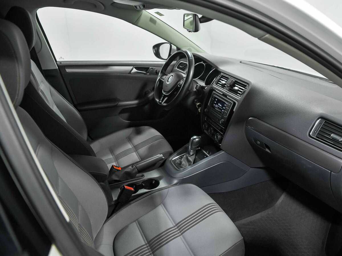 Купить Volkswagen Jetta с пробегом. Фото: #13