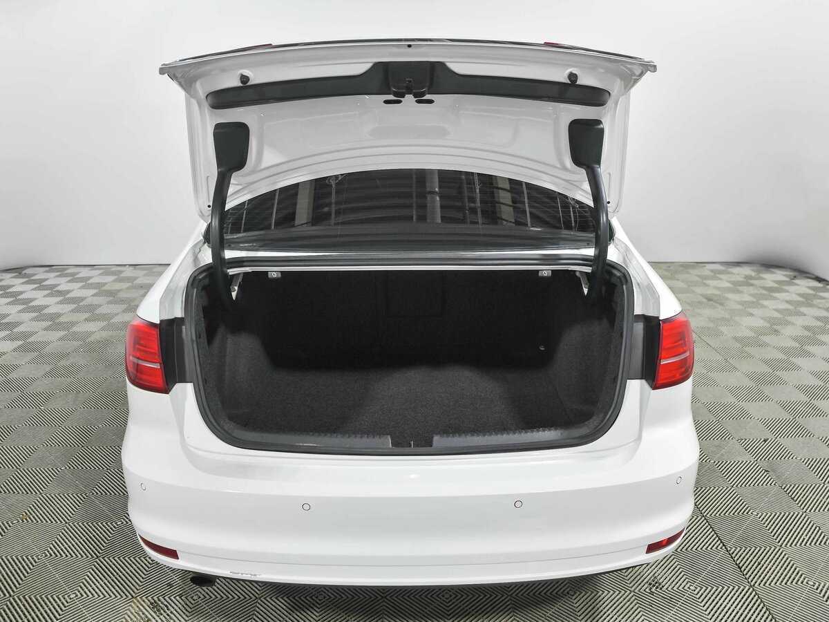 Купить Volkswagen Jetta с пробегом. Фото: #14