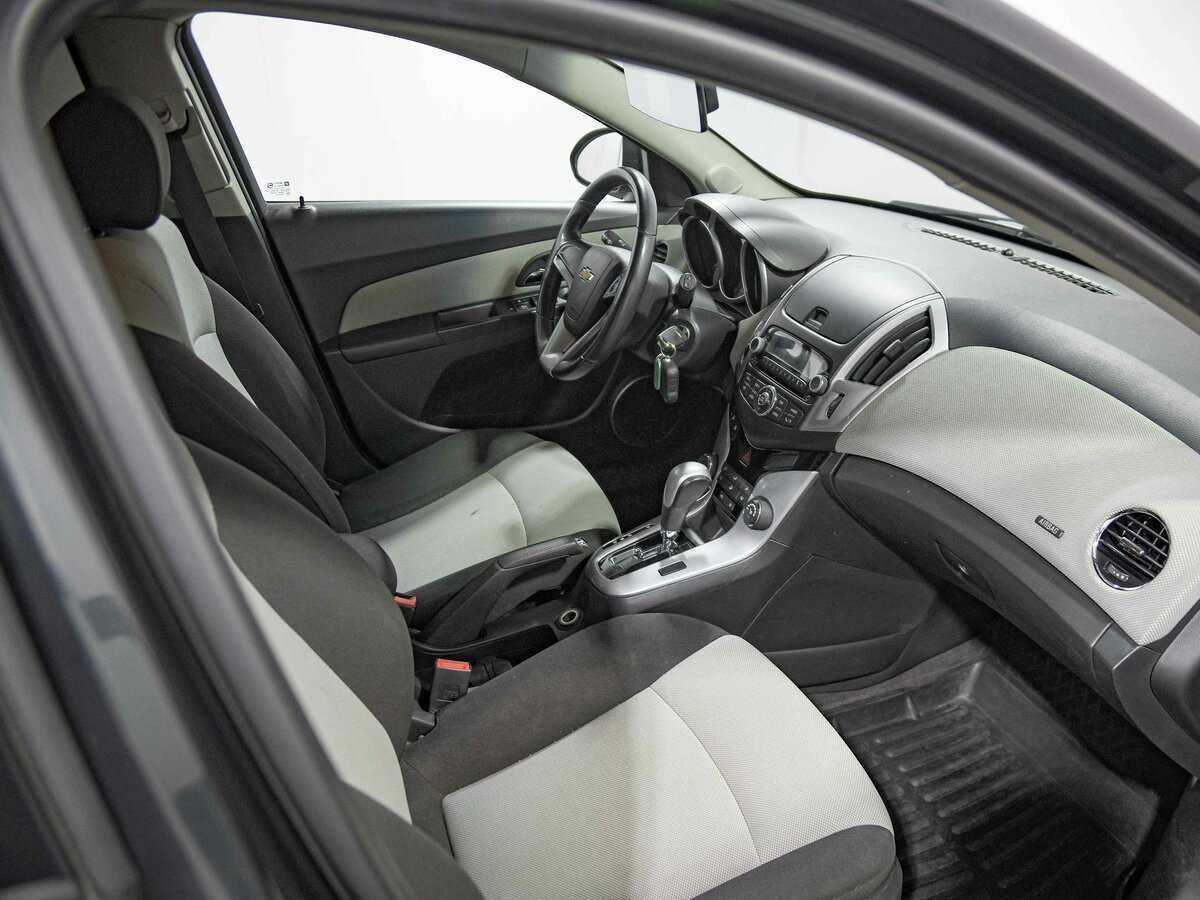 Купить Chevrolet Cruze с пробегом. Фото: #12